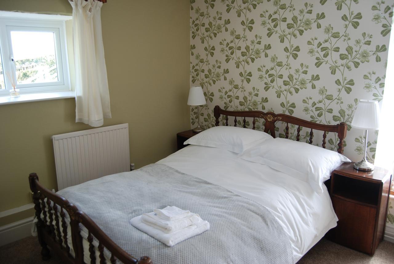 The Fforest Inn Llanfihangel-nant-Melan Экстерьер фото